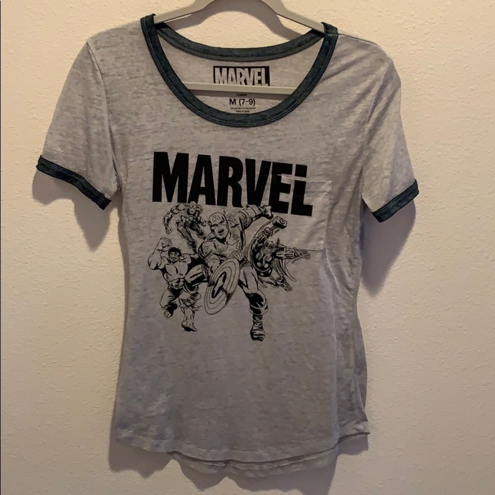 Marvel top for Junior Women. Size 7-9.​​​​​​​​​​​​​​​